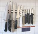 knives on magnetic bar